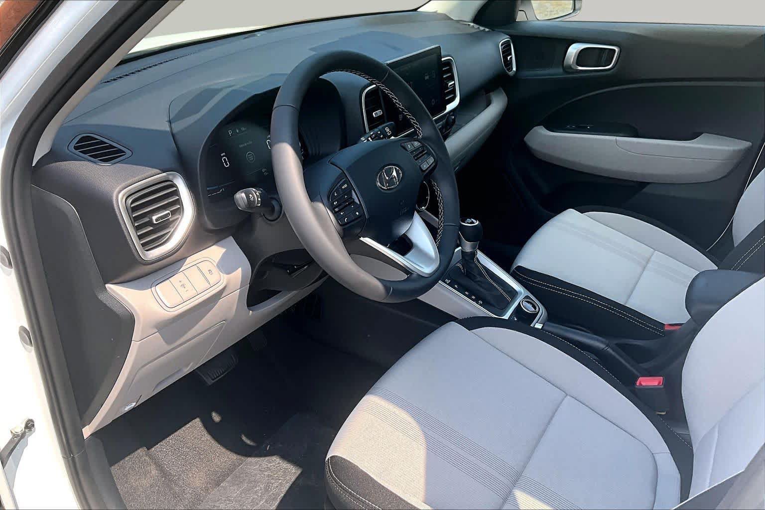 New 2026 Hyundai Venue SEL FWD image 10
