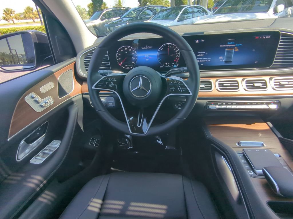 Certified 2025 Mercedes-Benz GLE 450e 4MATIC image 3
