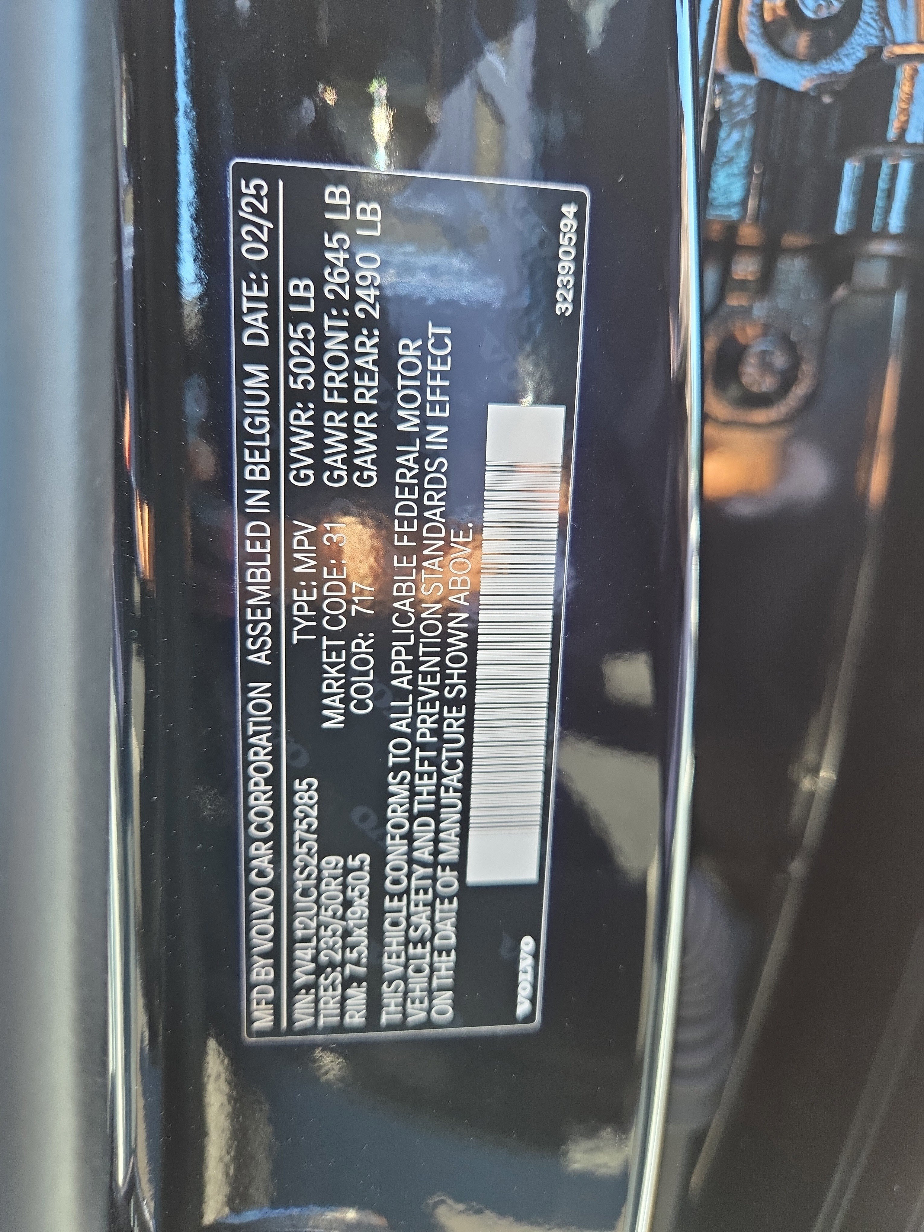 Used 2025 Volvo XC40 B5 Plus image 41