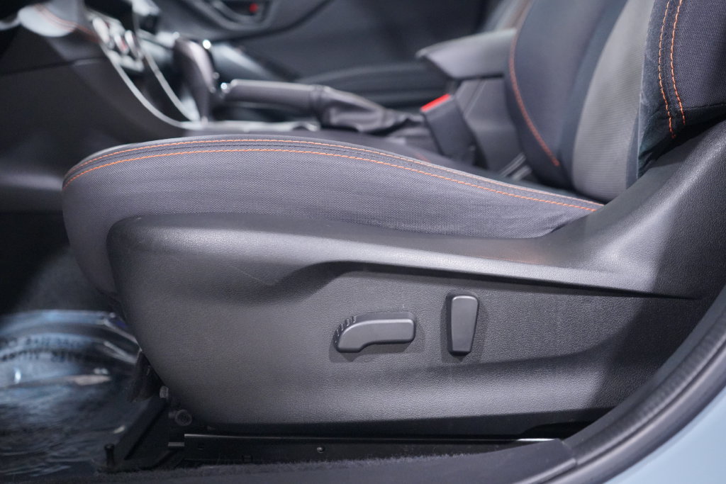 Used 2020 Subaru Crosstrek 2.0i Premium w/ Moonroof Package 2 AWD/4WD image 8