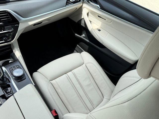 Used 2023 BMW M550i xDrive AWD/4WD image 22