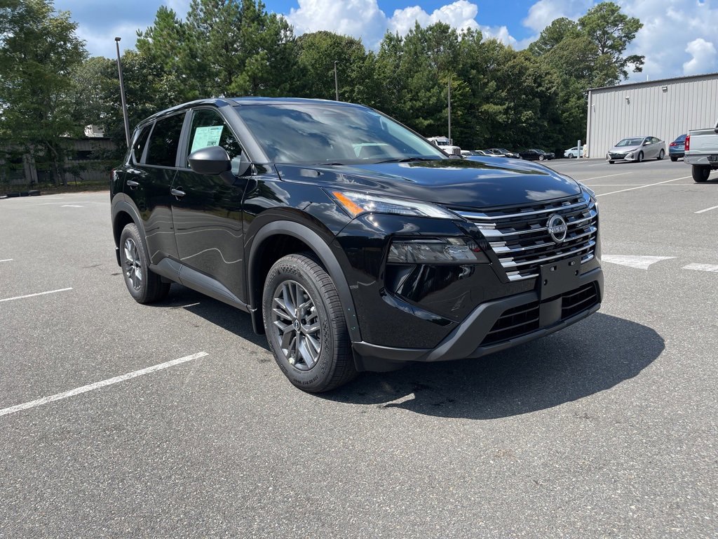 New 2026 Nissan Rogue S image 4