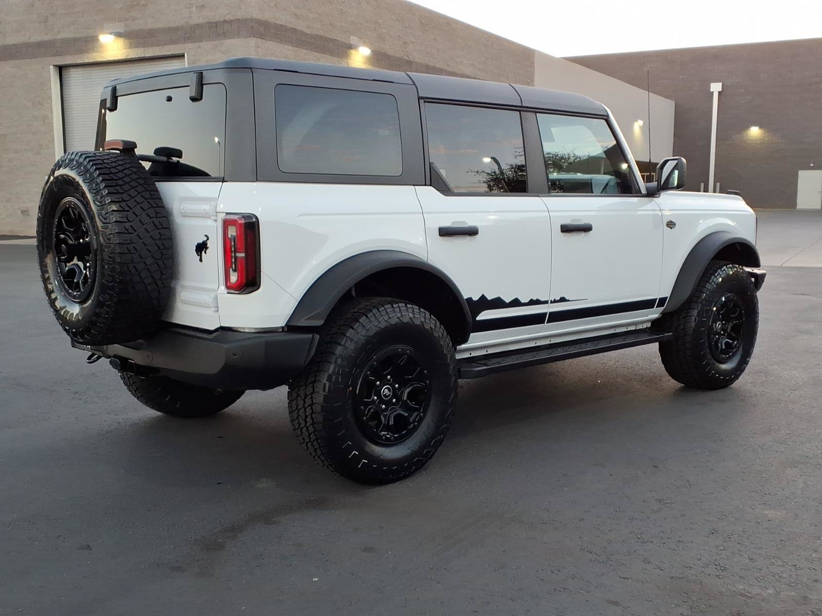 Used 2023 Ford Bronco Wildtrak AWD/4WD image 4