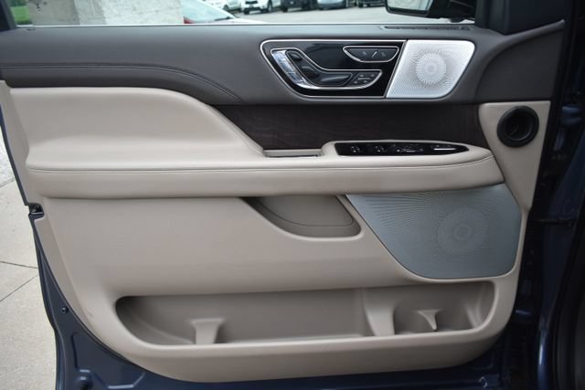 Used 2023 Lincoln Navigator L Reserve AWD/4WD image 21