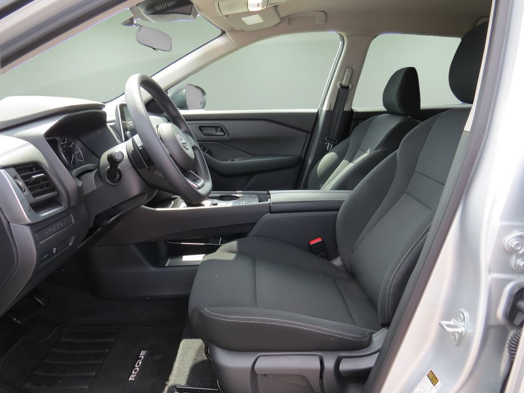 Used 2024 Nissan Rogue S FWD image 15