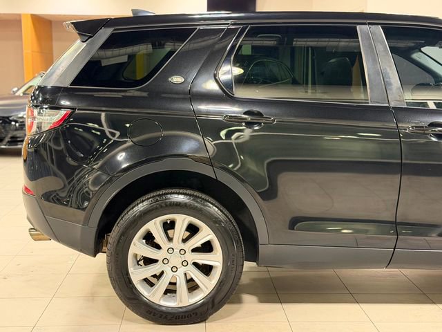 Used 2017 Land Rover Discovery Sport SE AWD/4WD image 17