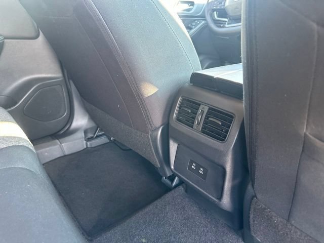 Used 2026 Nissan Rogue SV FWD image 11