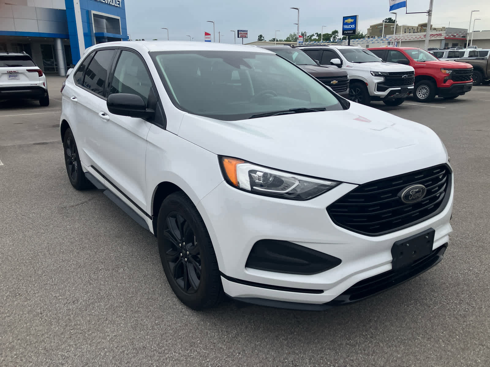 Used 2022 Ford Edge SE w/ Black Appearance Package AWD/4WD image 1