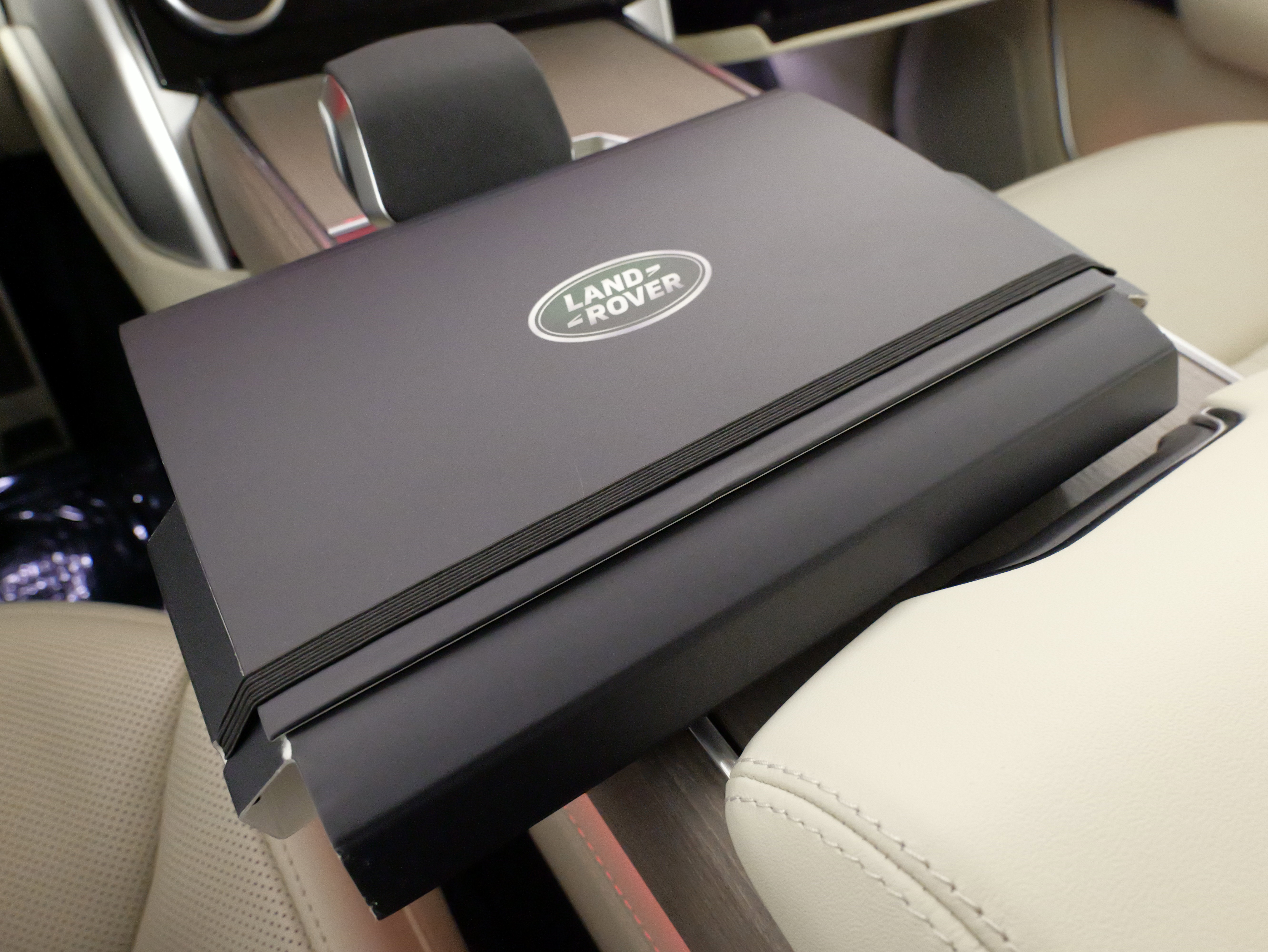 Used 2023 Land Rover Range Rover SE image 64