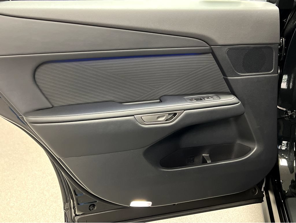 New 2026 Lexus ES 500e AWD/4WD image 18