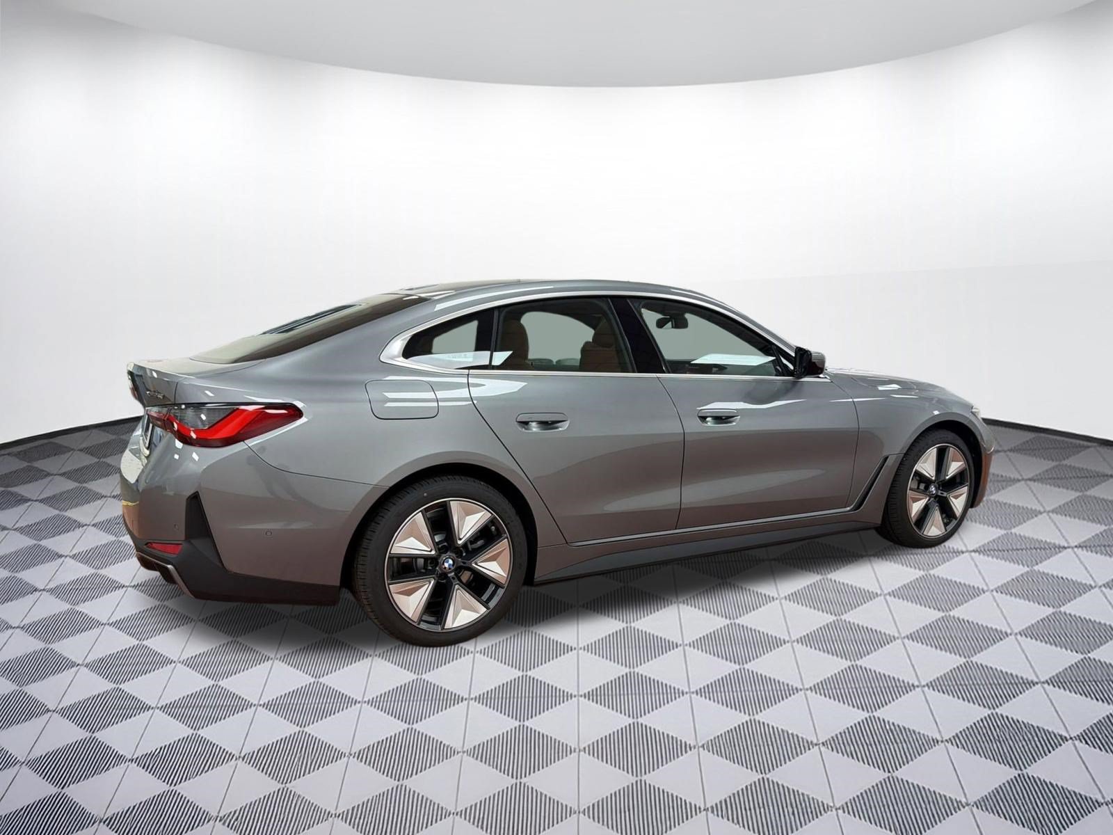 Used 2026 BMW i4 xDrive40i w/ Premium Package AWD/4WD image 9