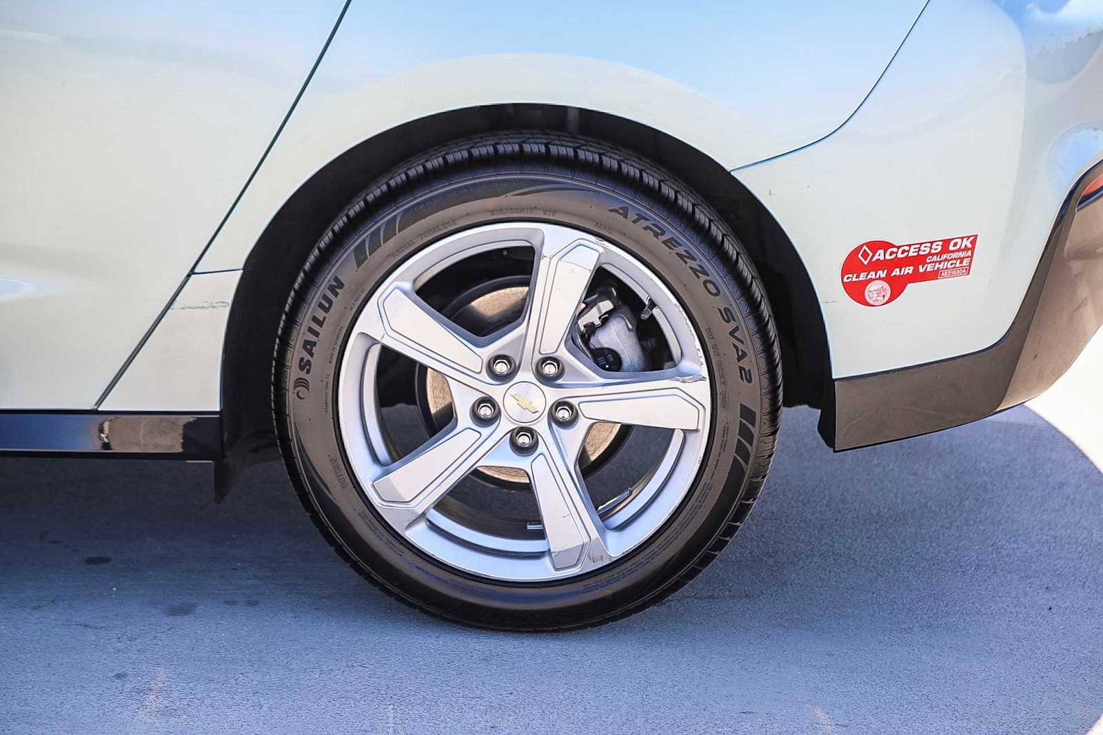Used 2018 Chevrolet Volt LT FWD image 11