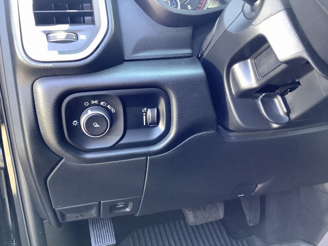 Used 2023 RAM 3500 Tradesman w/ Safety Group image 15