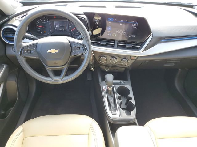 Used 2024 Chevrolet Trax LS w/ LS Convenience Package FWD image 7