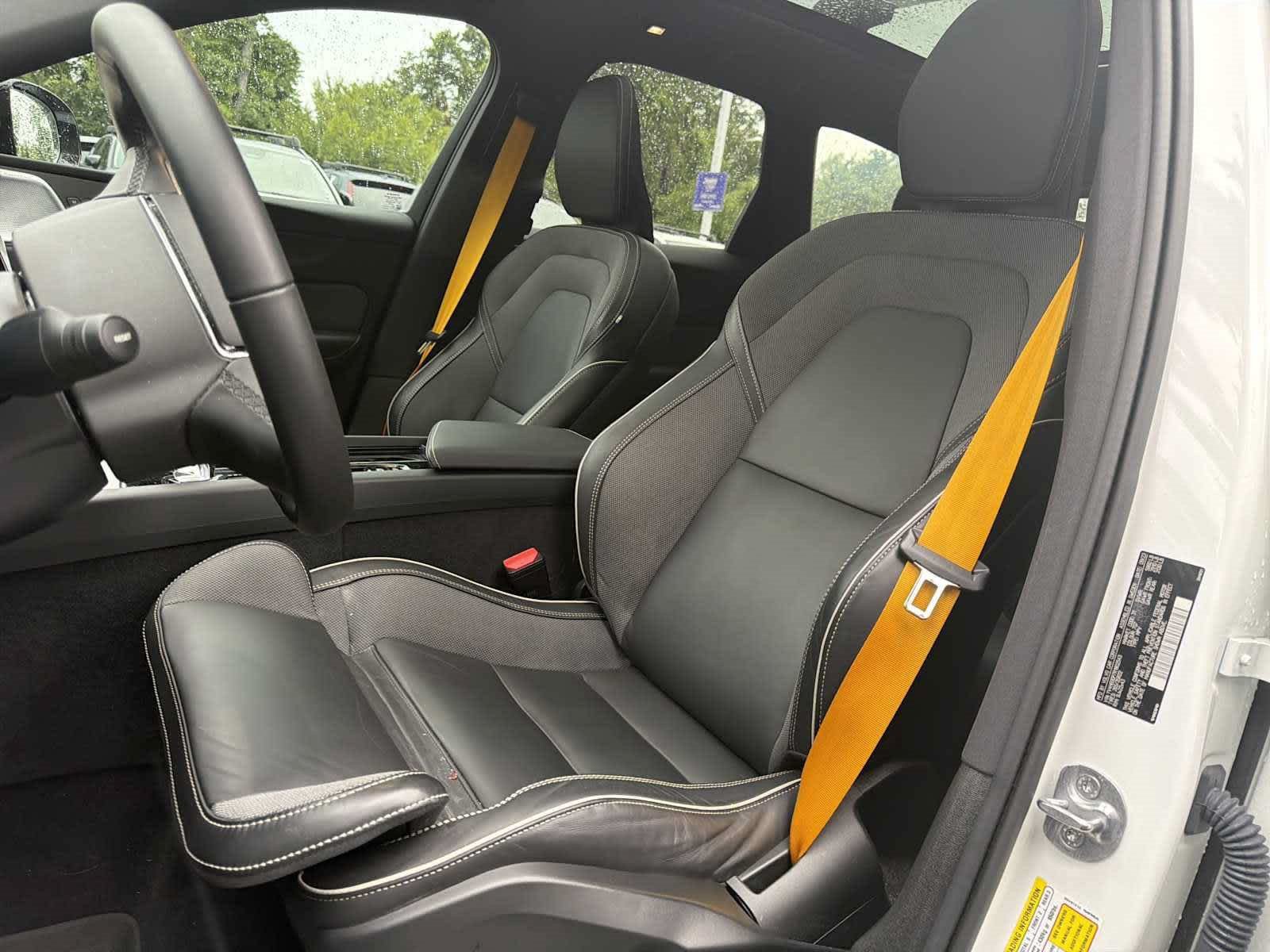 Used 2023 Volvo XC60 B5 Ultimate w/ Climate Package FWD image 26