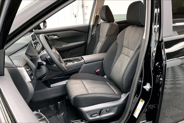 New 2025 Nissan Rogue SV image 9