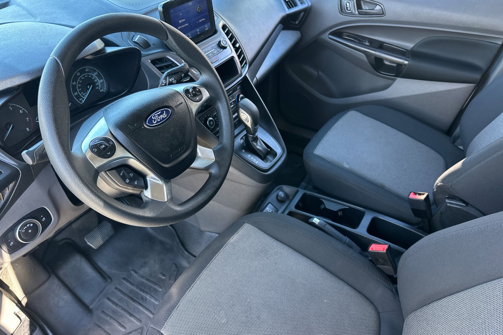 Used 2023 Ford Transit Connect XL image 9