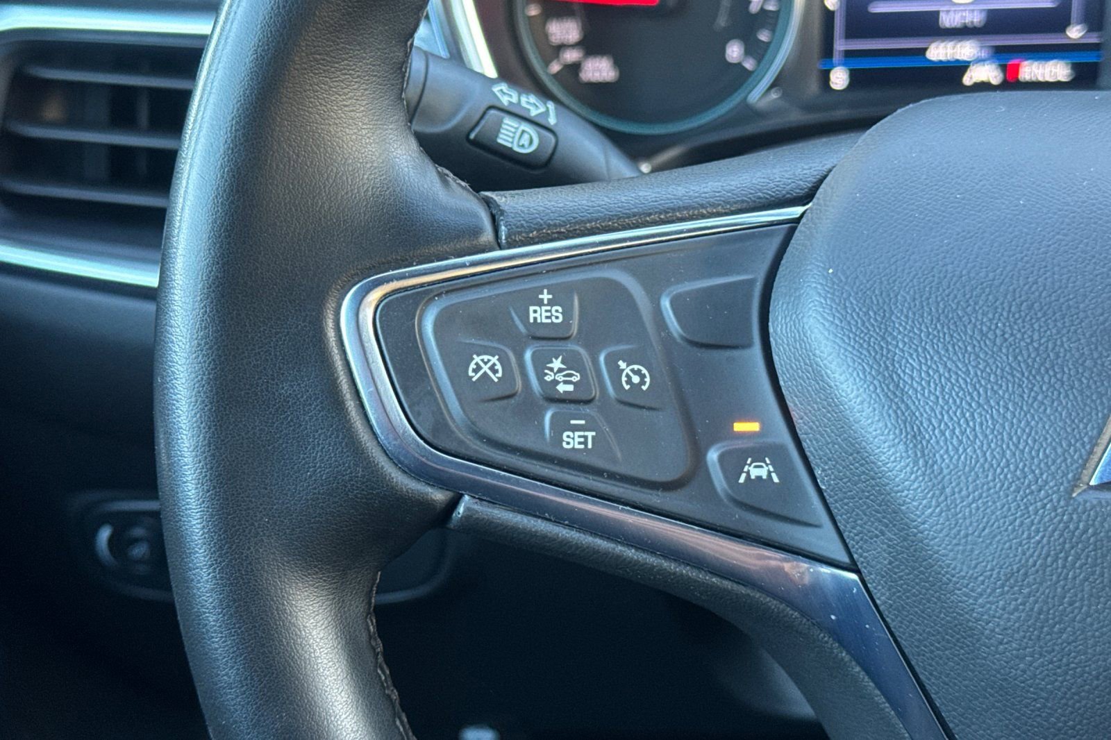 Used 2024 Chevrolet Equinox LT image 36