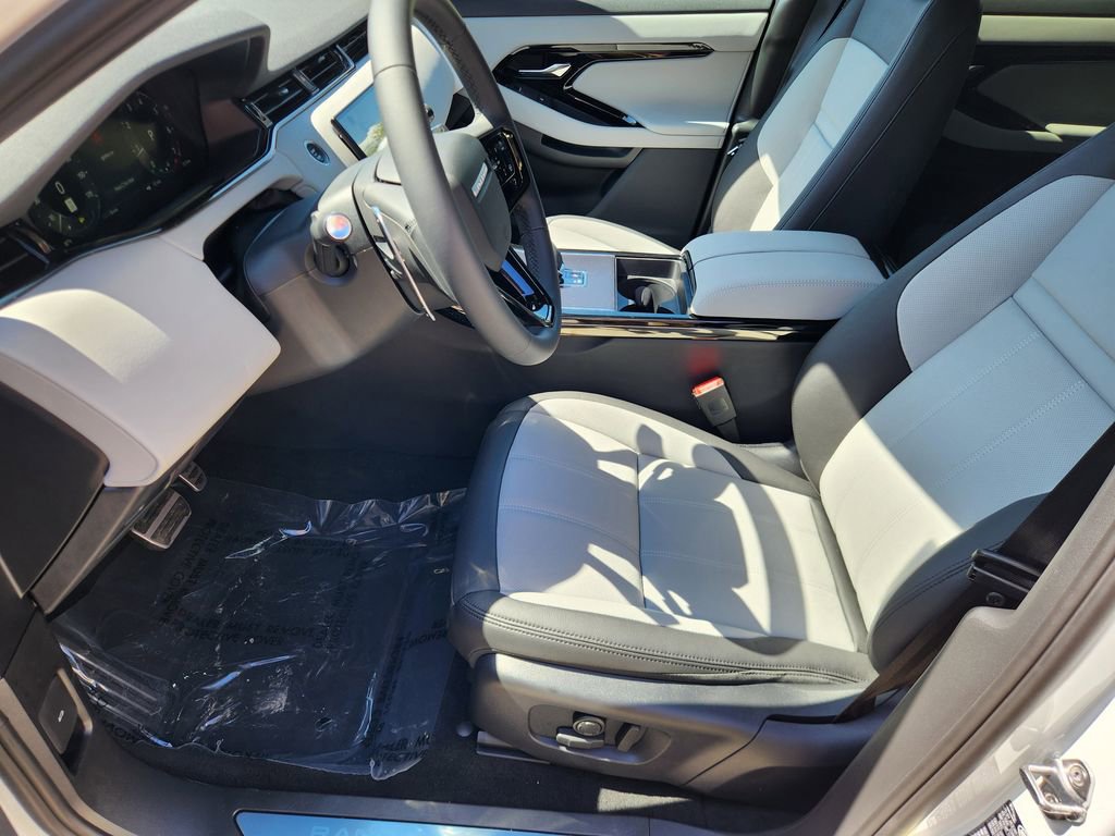 New 2026 Land Rover Range Rover Evoque Dynamic SE image 9