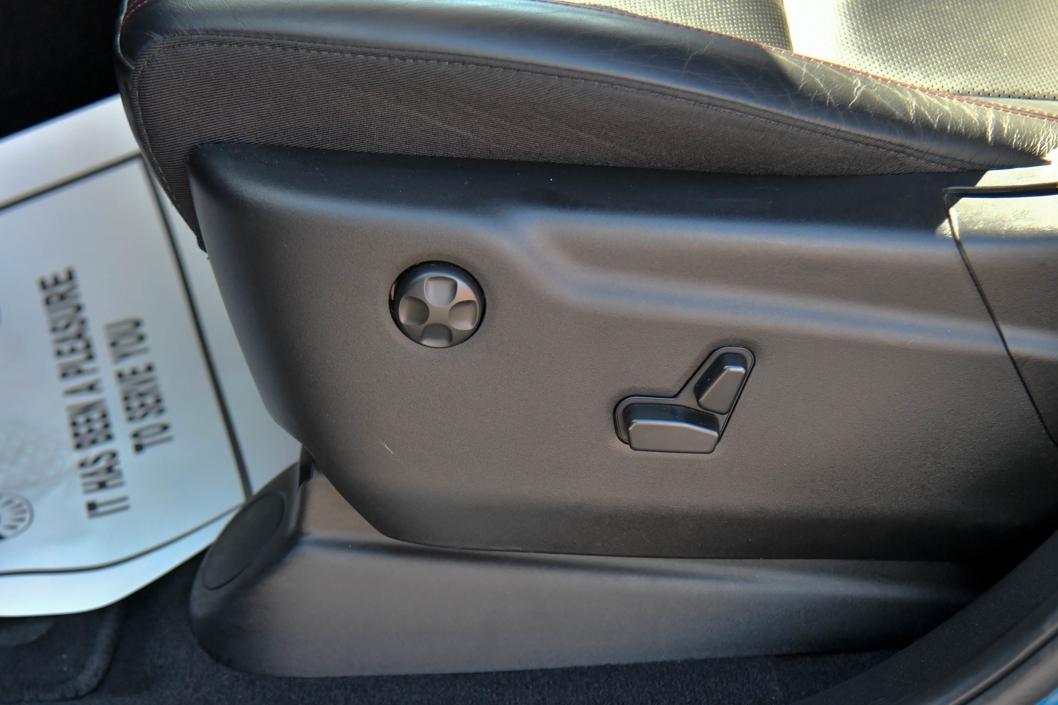 Used 2025 Dodge Durango GT image 17