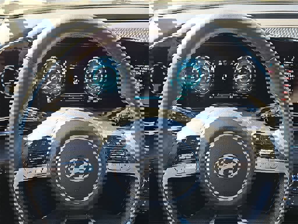 Certified 2024 Hyundai Elantra SEL w/ Convenience Package image 20