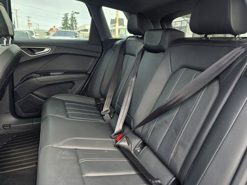 Used 2022 Audi Q4 e-tron Prestige image 19