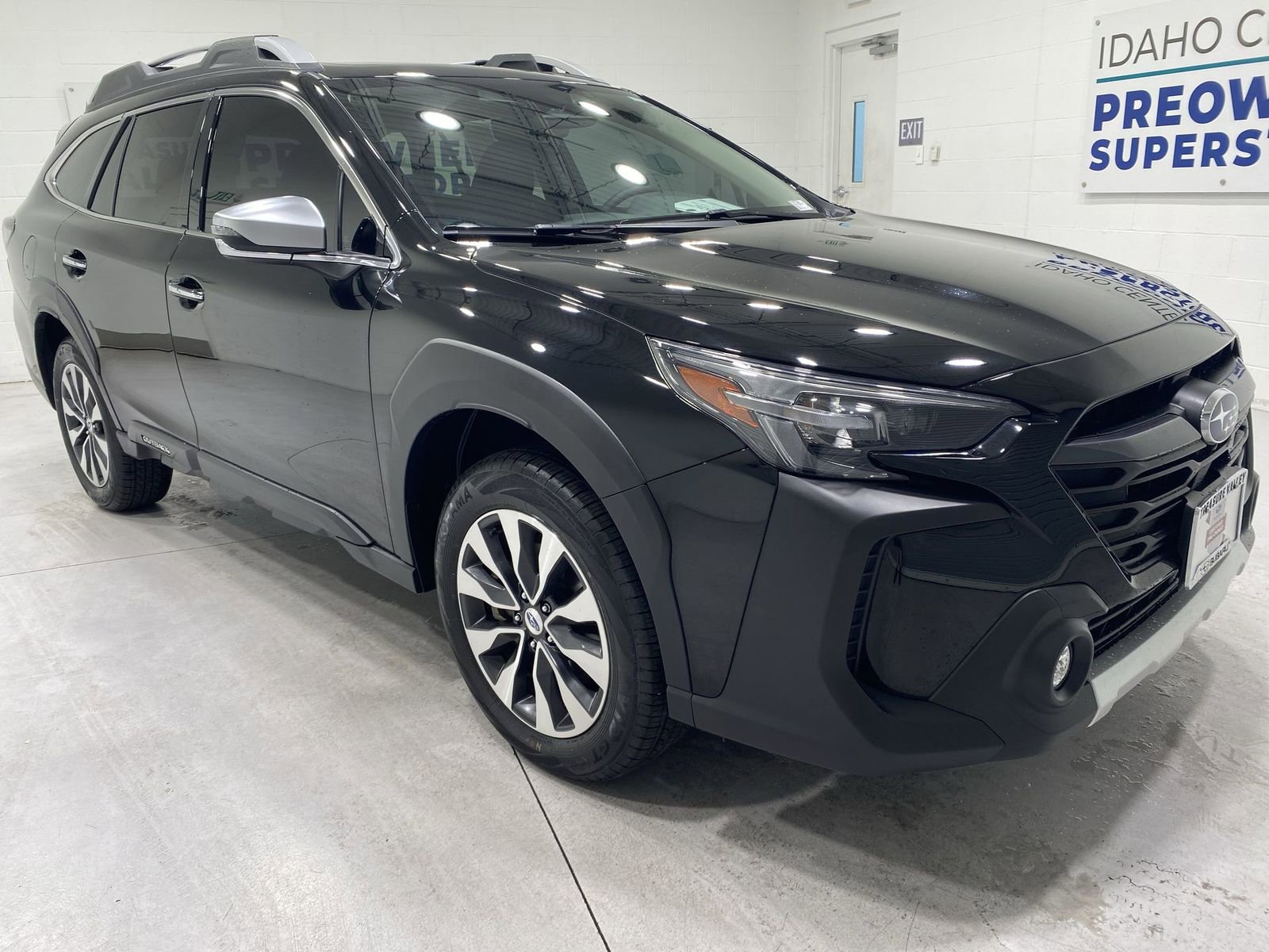 Certified 2025 Subaru Outback Touring XT w/ Tech Package 2 AWD/4WD image 2