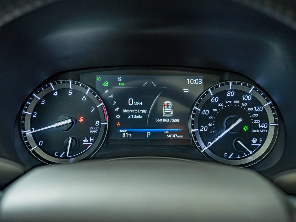 Used 2021 Toyota Highlander XLE AWD/4WD image 24
