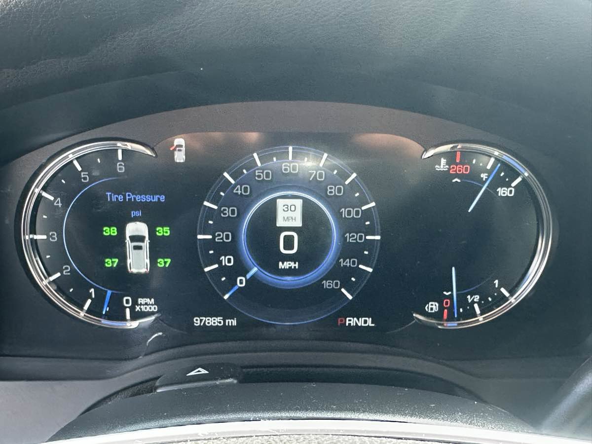 Used 2020 Cadillac Escalade ESV Luxury AWD/4WD image 17