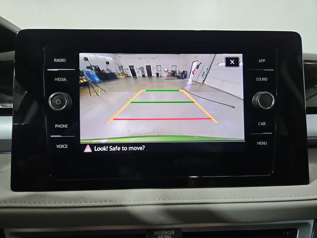 Used 2025 Volkswagen Taos SE FWD image 20