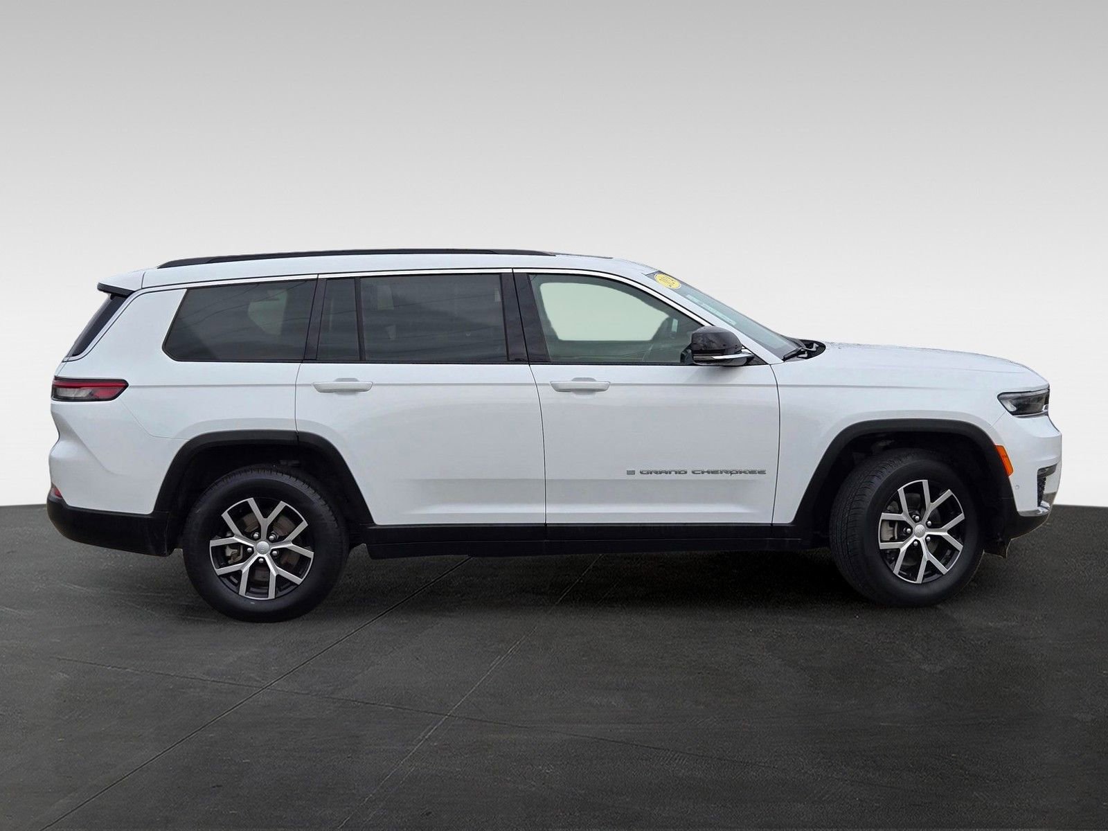 Used 2024 Jeep Grand Cherokee L Limited w/ Luxury Tech Group II AWD/4WD image 3