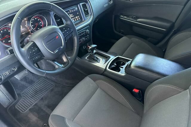 Used 2018 Dodge Charger SXT RWD image 10