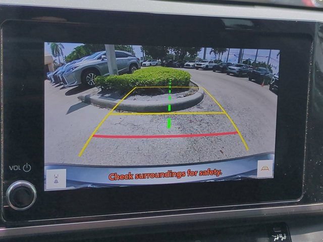Used 2025 Toyota Camry SE FWD image 18