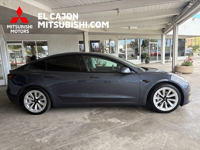 Used 2021 Tesla Model 3 Standard Range Plus RWD image 2