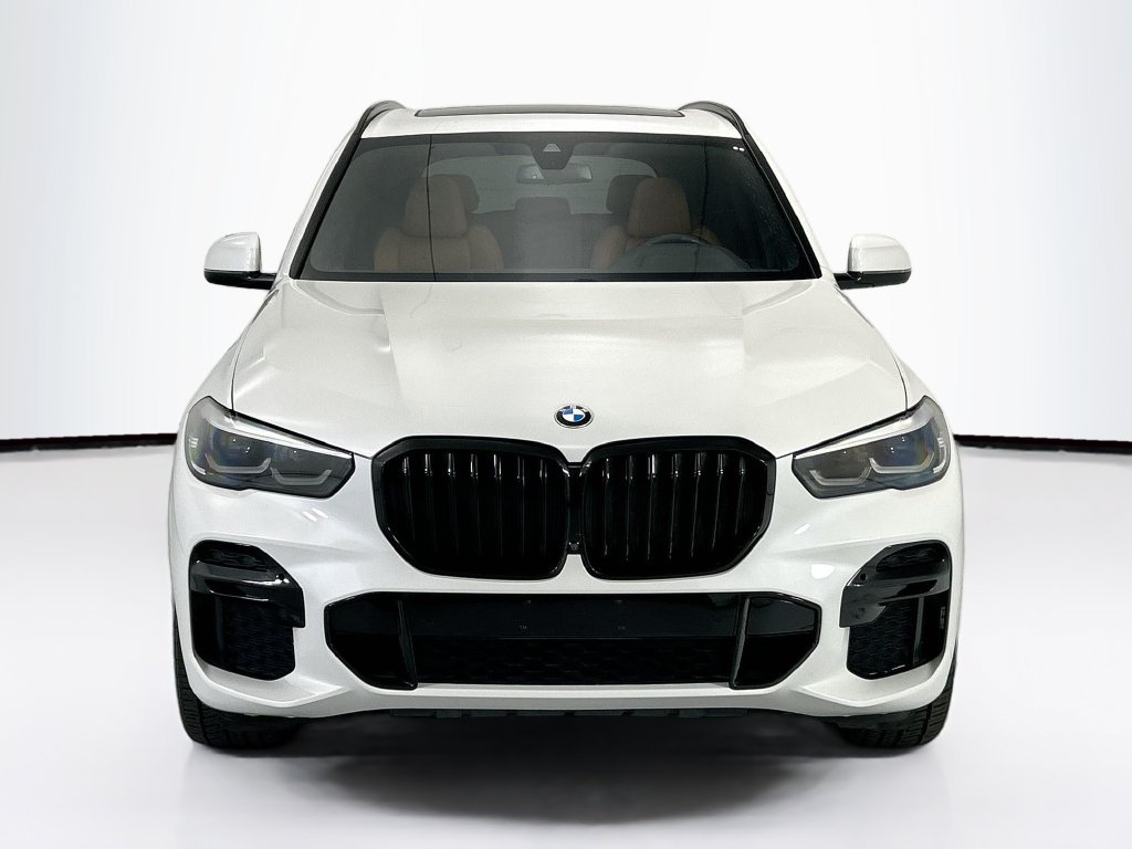 Used 2022 BMW X5 xDrive40i w/ M Sport Package AWD/4WD image 2