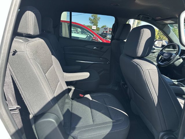 Certified 2025 Chevrolet Traverse LT FWD image 25