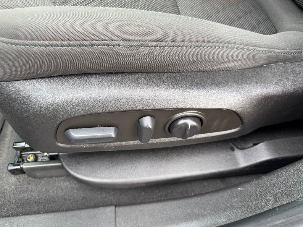 Used 2022 Chevrolet Blazer LT FWD image 12