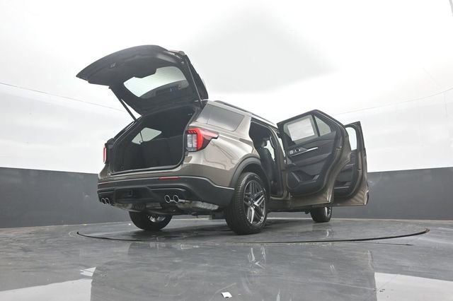 New 2026 Ford Explorer ST w/ Sun And Sound Package image 43