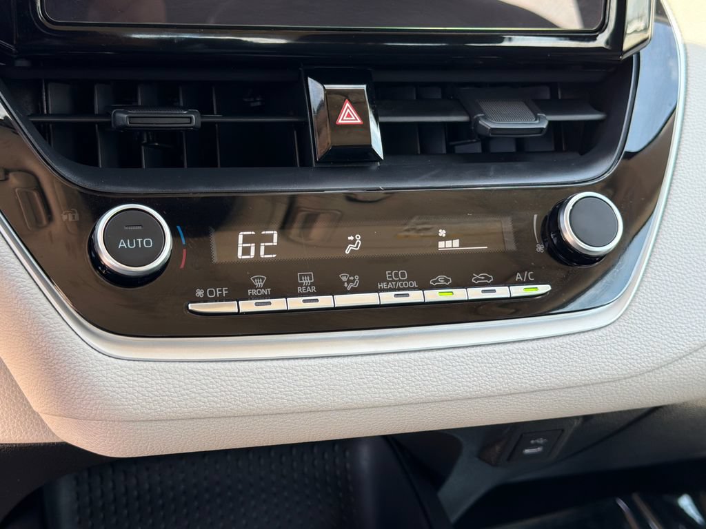 Used 2025 Toyota Corolla LE FWD image 26