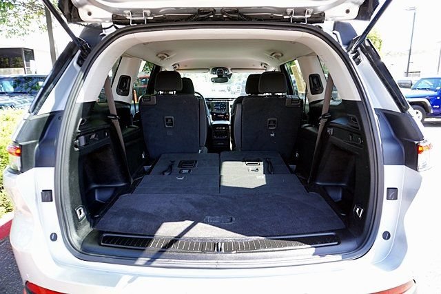 Used 2023 Jeep Grand Cherokee L Laredo RWD image 14
