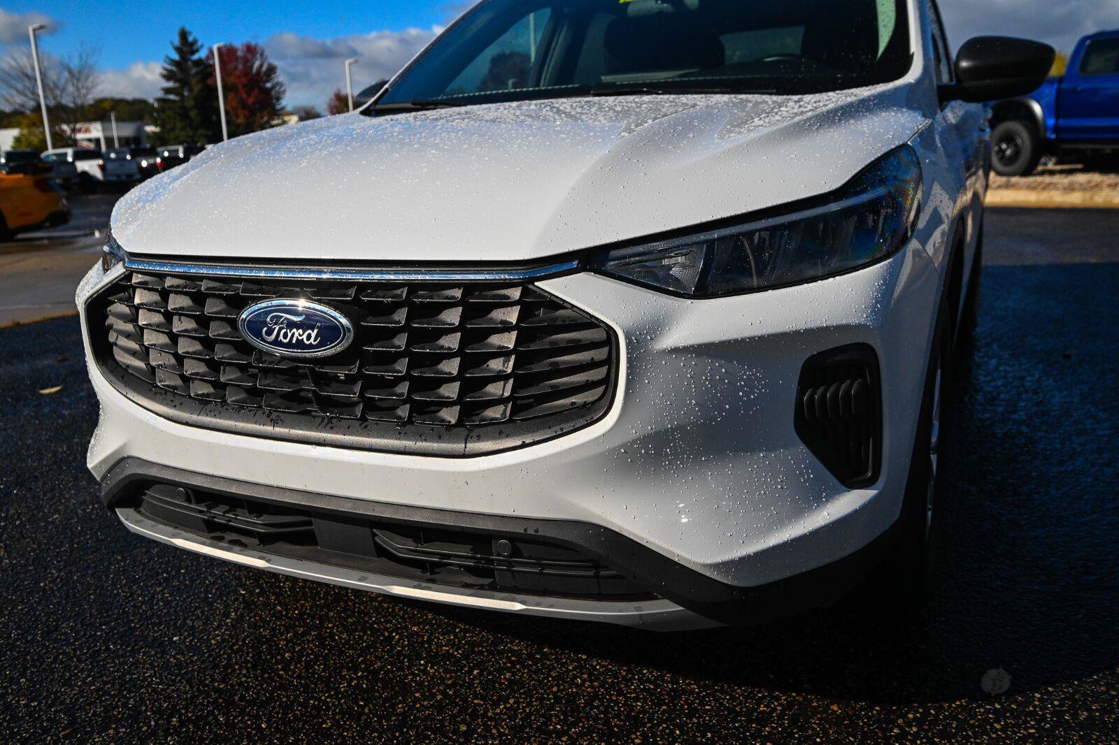Used 2024 Ford Escape Active w/ Tech Pack #1 AWD/4WD image 11