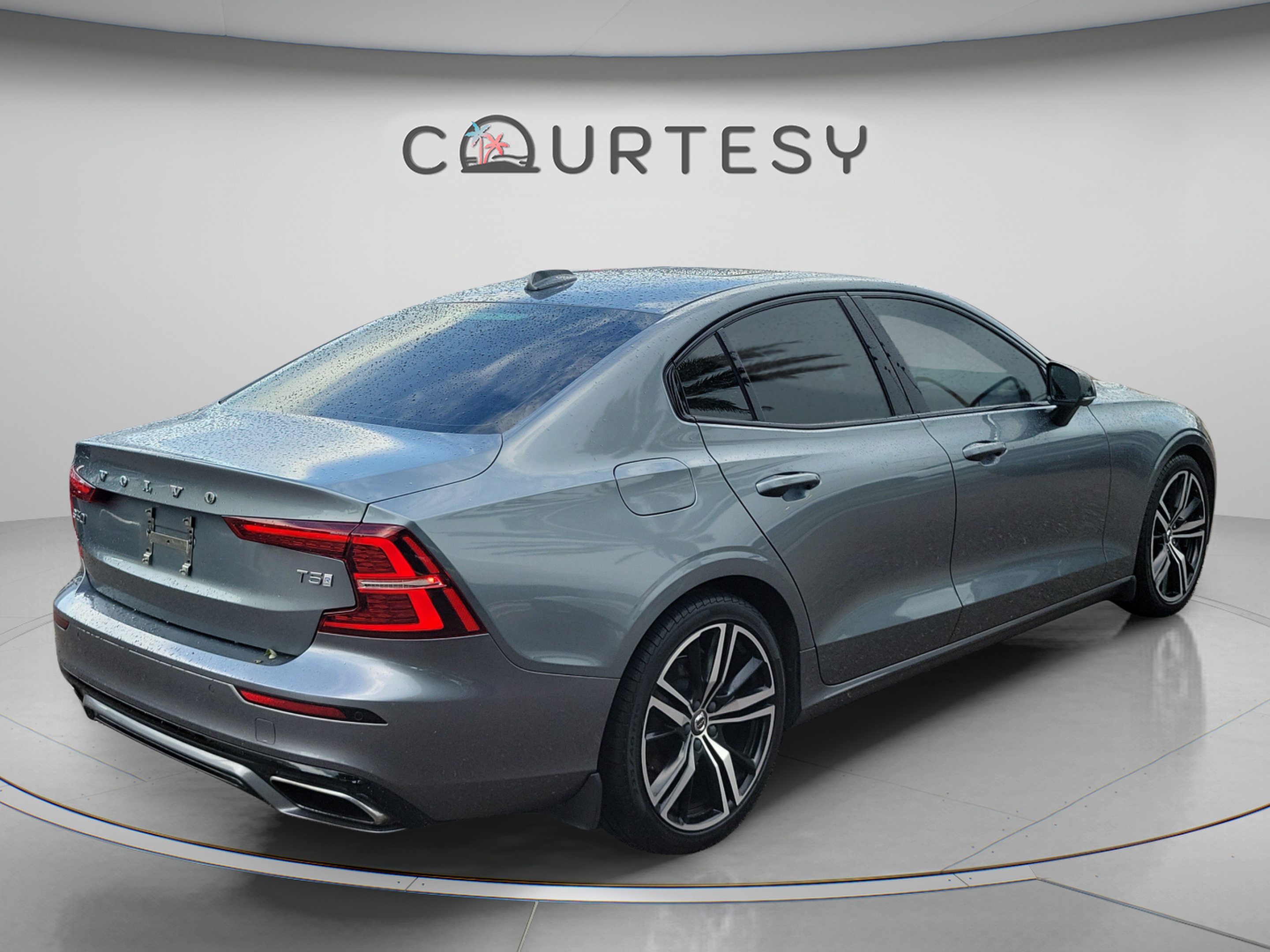 Used 2019 Volvo S60 T5 R-Design FWD image 5