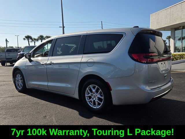 Certified 2024 Chrysler Pacifica Touring-L FWD image 5