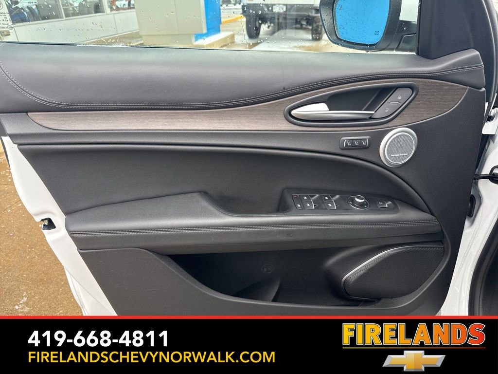 Used 2022 Alfa Romeo Stelvio Ti image 15