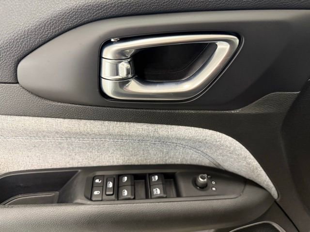 Used 2024 Jeep Compass Sport image 14