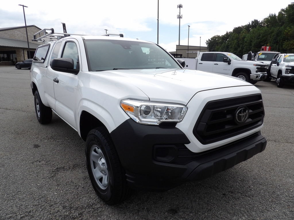 Used 2023 Toyota Tacoma SR RWD image 11