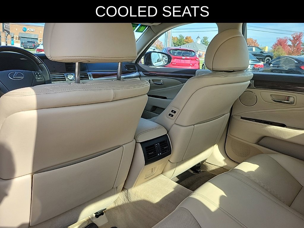 Used 2013 Lexus LS 460 AWD w/ Comfort Pkg image 13