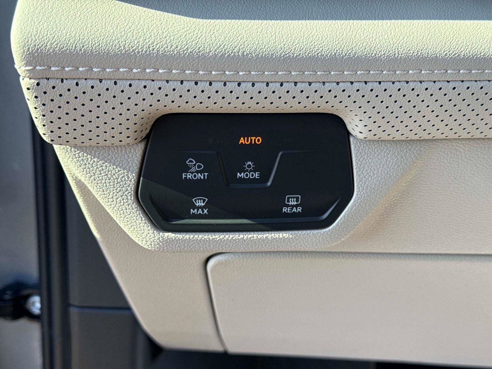 New 2026 Volkswagen Atlas SE image 30