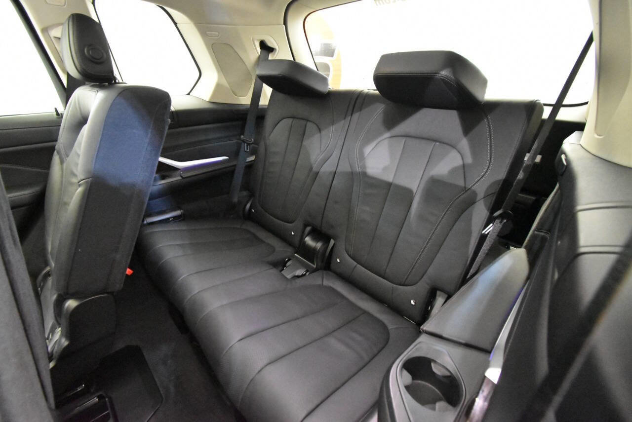 Used 2020 BMW X7 xDrive40i w/ Premium Package image 15