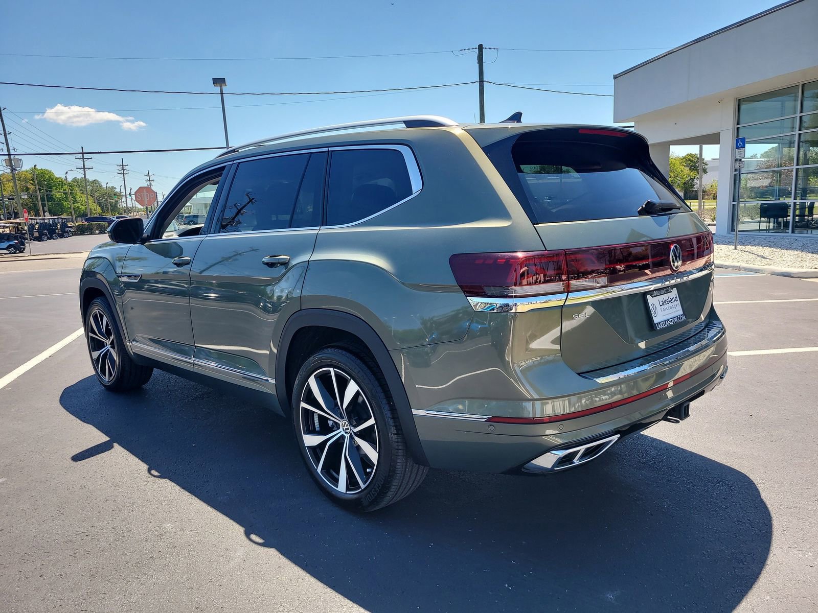 Used 2026 Volkswagen Atlas SEL Premium R-Line AWD/4WD image 8
